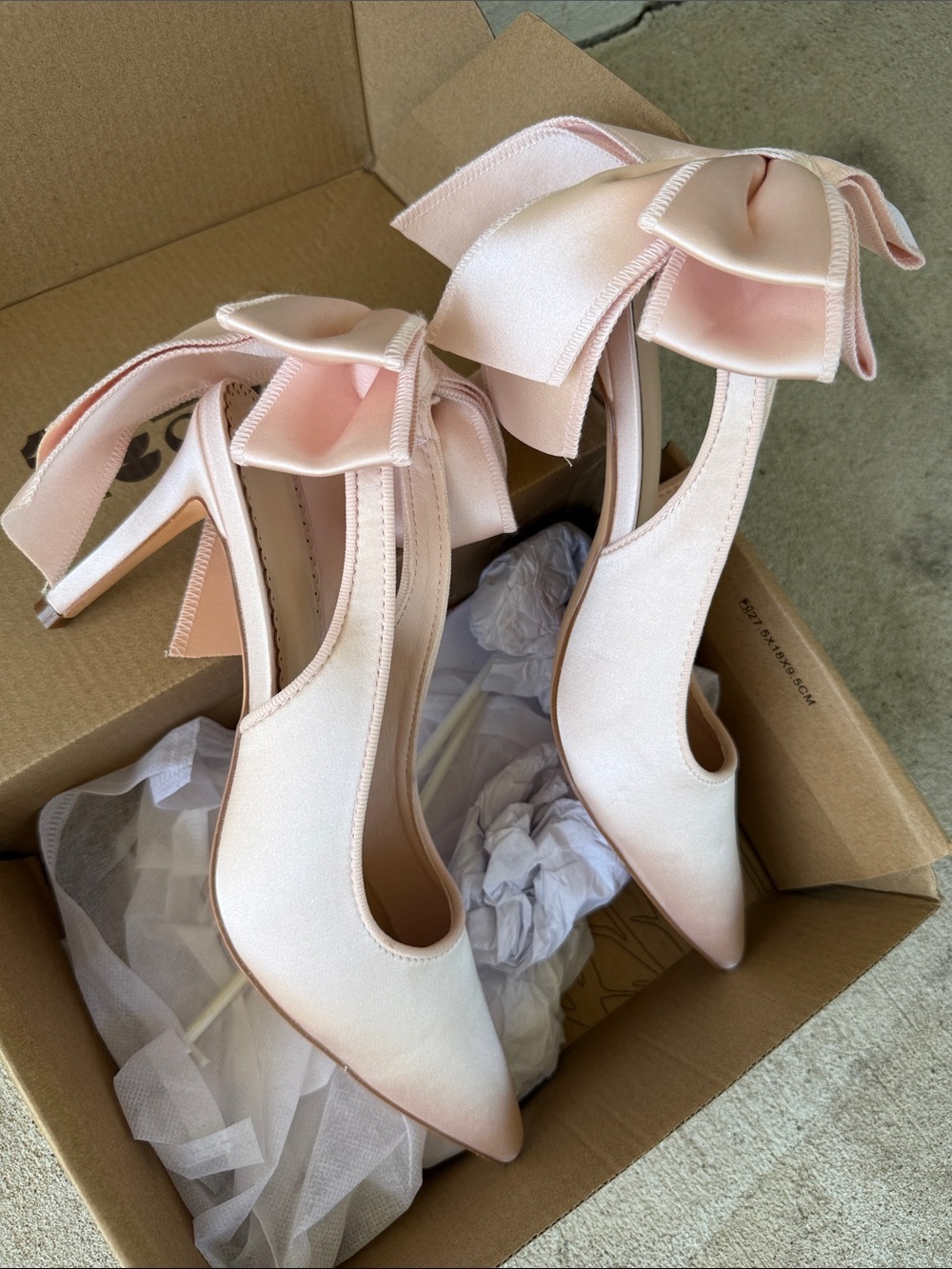 NIB Blush Pink Satin Bridal Slingback Heels Size 8 - Picture 2 of 12